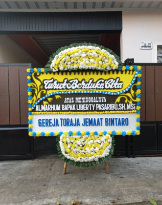 Papan Bunga Duka di Taratara Satu